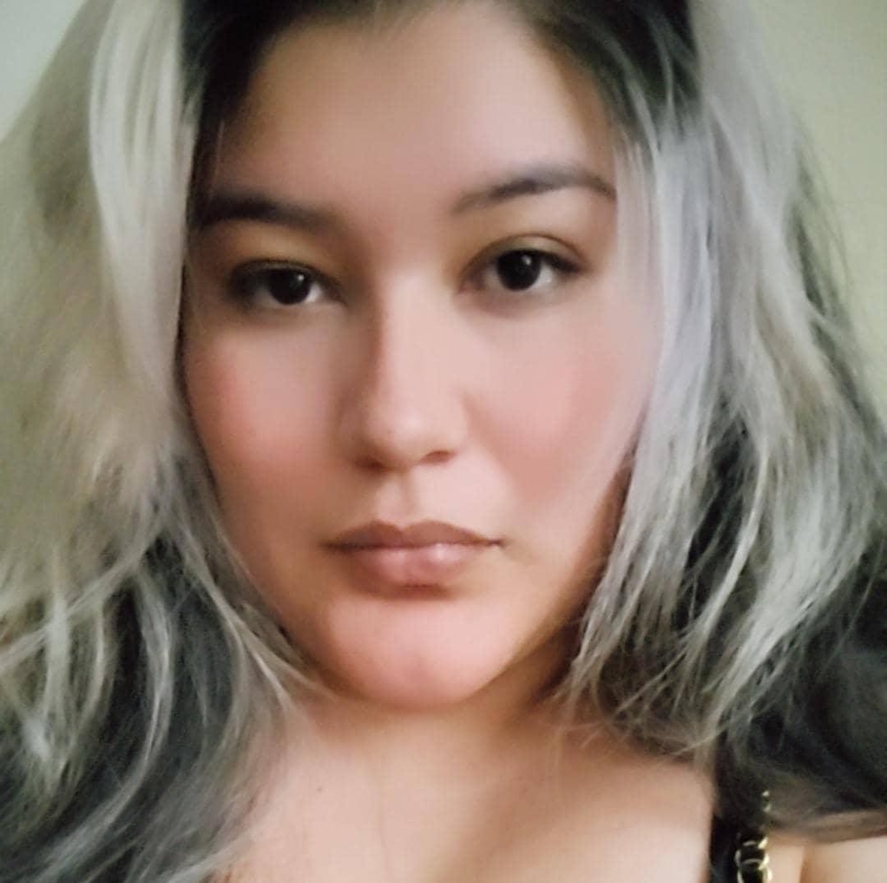 Meet your Posher, Eva